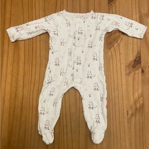 EUC Magnetic Me Footie